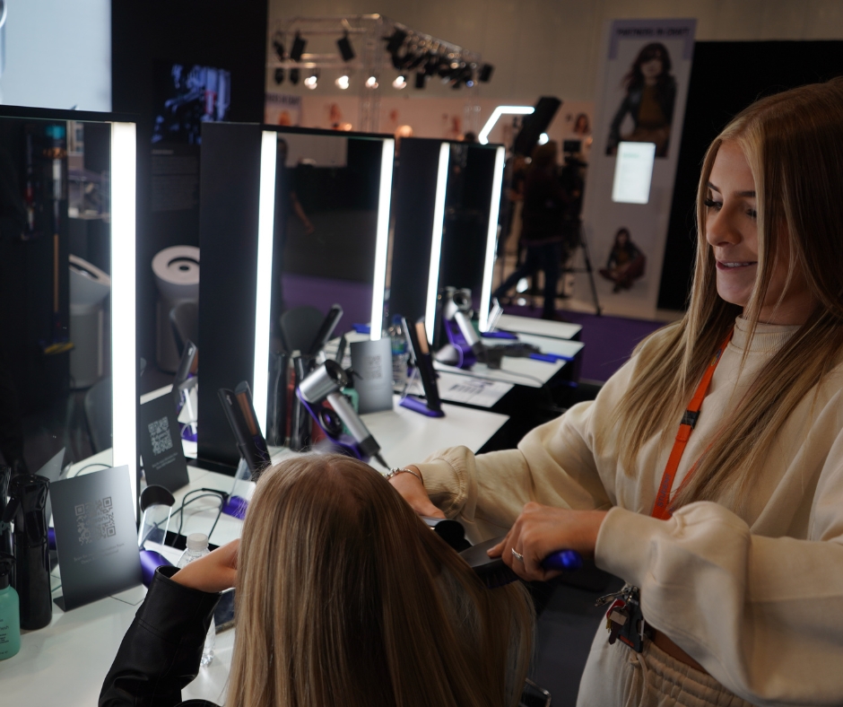 Hair SalonInt Dyson Stand